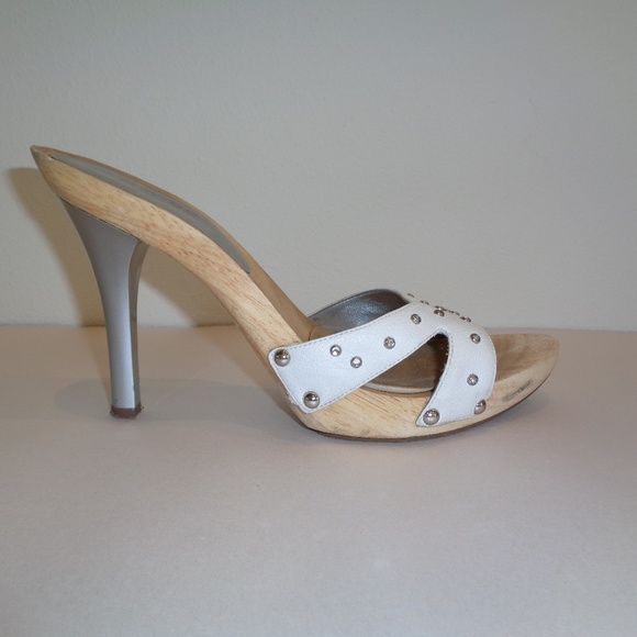 guess by marciano sandals